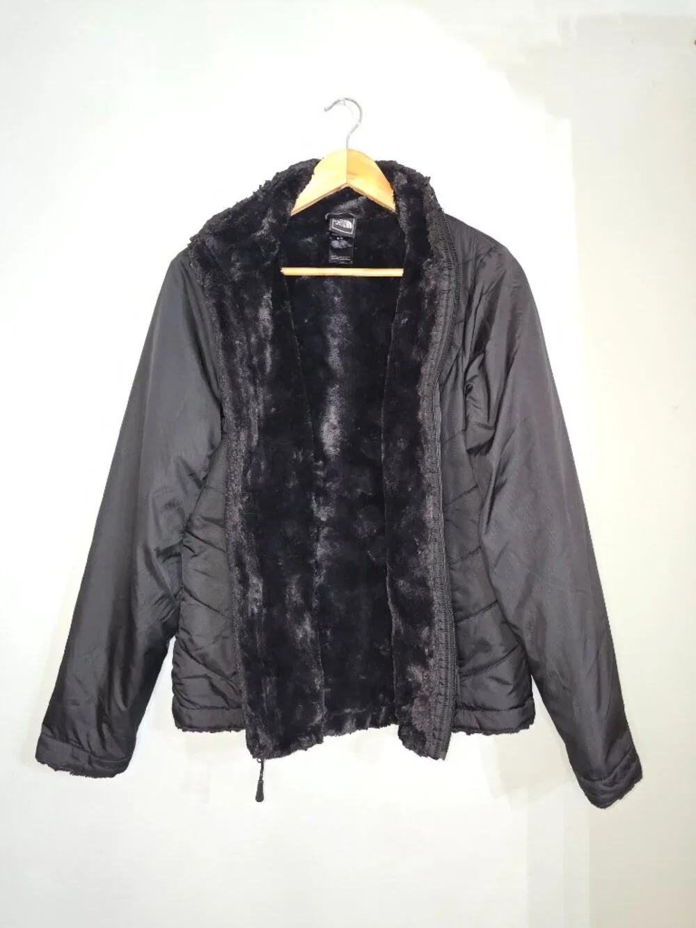 North Face Women's Black Mossbud Jacket, Size M, Gently Used Condition